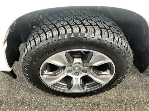 Used 2023 RAM 1500 Laramie AWD/4WD image 10