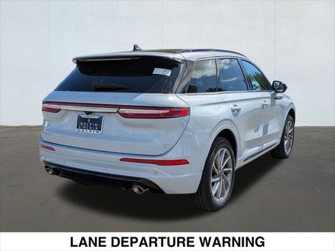 New 2025 Lincoln Corsair Grand Touring image 2