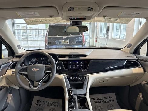 Certified 2024 Cadillac XT6 Premium Luxury w/ LPO, Floor Liner Package AWD/4WD image 34