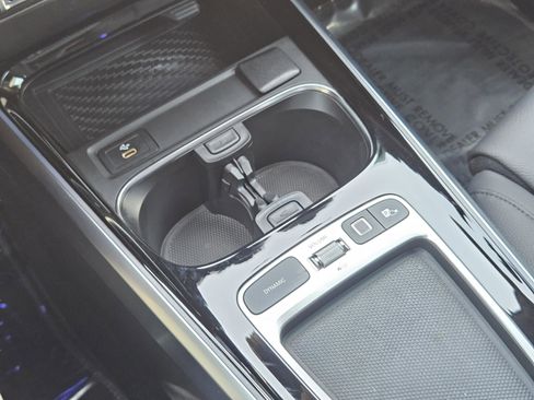 Certified 2025 Mercedes-Benz GLB 250 4MATIC image 11