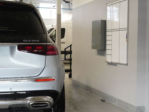 New 2026 Mercedes-Benz Maybach GLS 600 4MATIC image 13