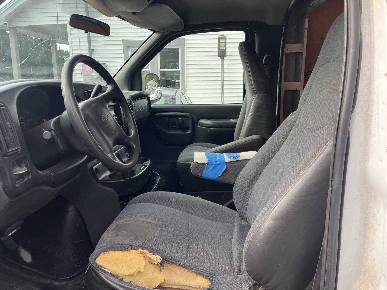 Used 2002 Chevrolet Express 3500 RWD image 4