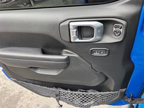 Used 2023 Jeep Wrangler Sport S image 17