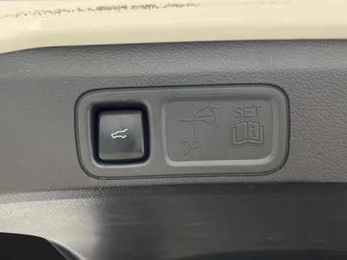 Used 2024 Ford Expedition Platinum AWD/4WD image 27