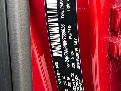 Used 2024 Alfa Romeo Giulia Veloce image 35