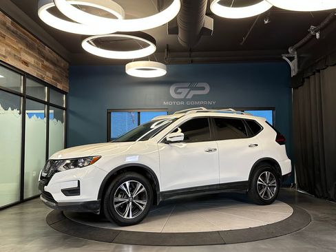 Used 2019 Nissan Rogue SV w/ Premium Package AWD/4WD image 7