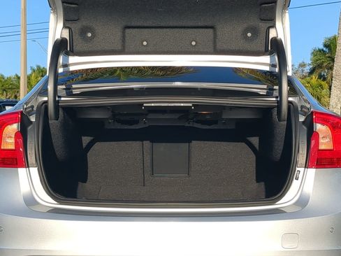 Used 2016 Volvo S60 T5 Premier image 13