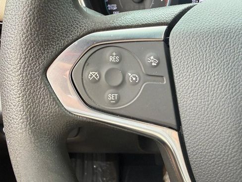 Used 2023 Chevrolet Traverse LS FWD image 22
