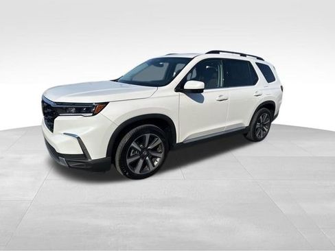 Certified 2025 Honda Pilot Elite image 16