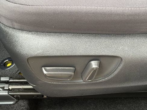 Certified 2025 Toyota Highlander LE image 15