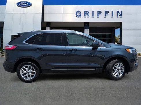 Used 2024 Ford Edge SEL w/ Convenience Package AWD/4WD image 3