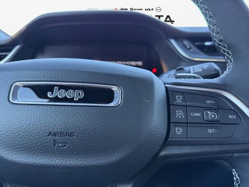 New 2025 Jeep Grand Cherokee Altitude image 26