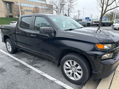 Used 2021 Chevrolet Silverado 1500 Custom image 2