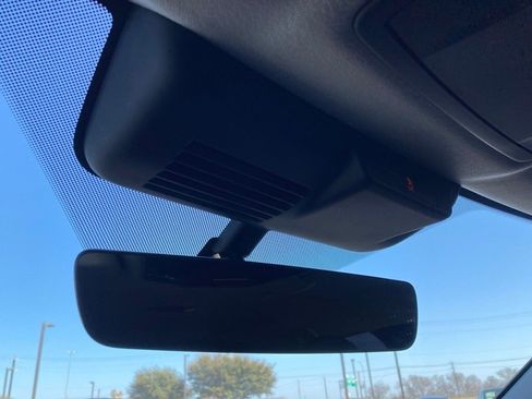 Used 2025 Mitsubishi Outlander ES image 24