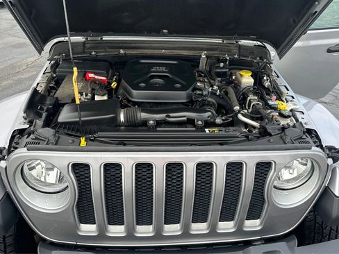 Used 2020 Jeep Wrangler Unlimited Sahara image 6