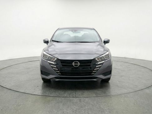 Used 2025 Nissan Versa SV image 2