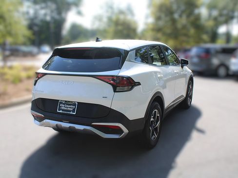 Used 2023 Kia Sportage LX AWD/4WD image 11