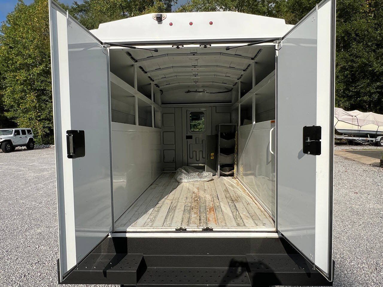 Used 2023 Chevrolet Express 3500 w/ Power Convenience Package RWD image 5