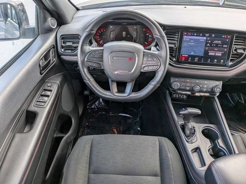Used 2025 Dodge Durango GT RWD image 16