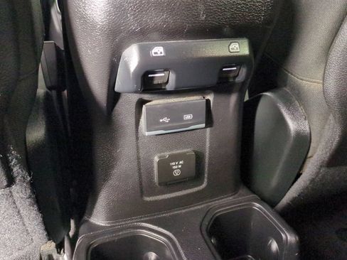 Used 2018 Jeep Wrangler Unlimited Rubicon w/ Cold Weather Group AWD/4WD image 16