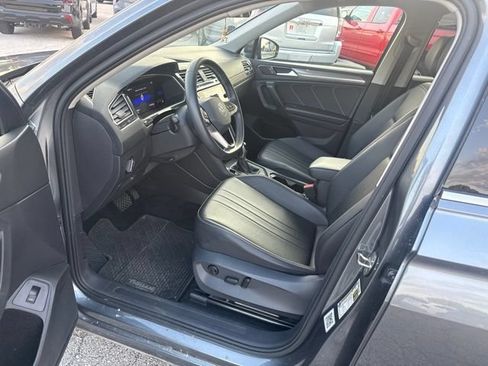 Used 2022 Volkswagen Tiguan SE AWD/4WD image 8