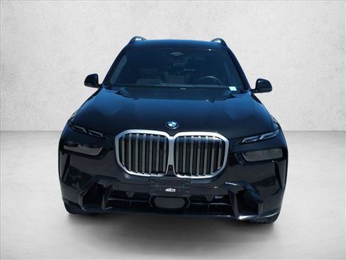 Used 2023 BMW X7 xDrive40i w/ M Sport Package AWD/4WD image 2