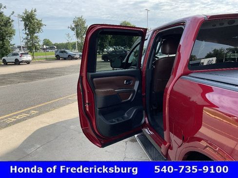 Used 2021 Nissan Titan Platinum Reserve w/ Moonroof Package AWD/4WD image 18