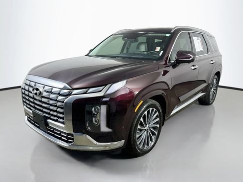 Used 2025 Hyundai Palisade Calligraphy FWD image 3