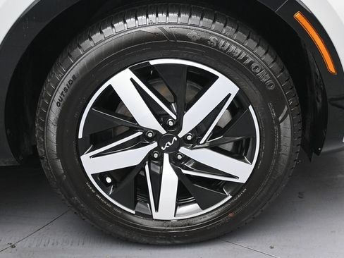 Used 2023 Kia Sorento EX FWD image 39