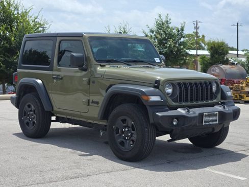 Used 2025 Jeep Wrangler Sport AWD/4WD image 7
