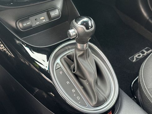 Used 2017 Kia Soul + image 30