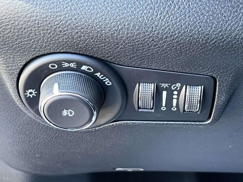 Used 2026 Jeep Compass Limited w/ Sun, Sound & Navigation Group AWD/4WD image 19