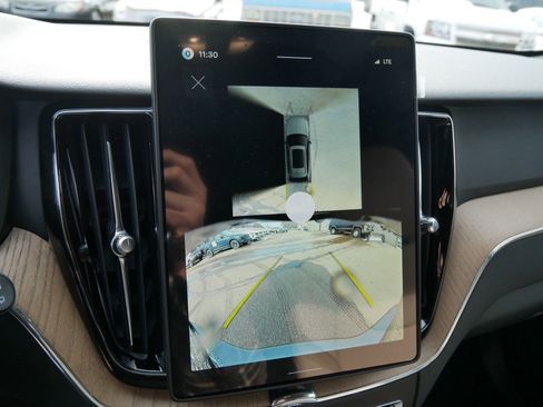 New 2026 Volvo XC60 B5 Plus w/ Climate Package image 10