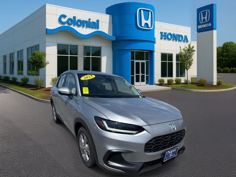 Used 2023 Honda HR-V LX image 9