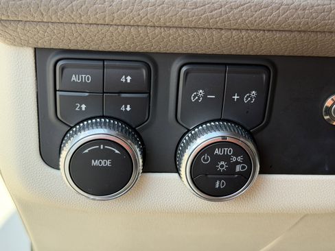 Used 2023 GMC Yukon Denali image 28