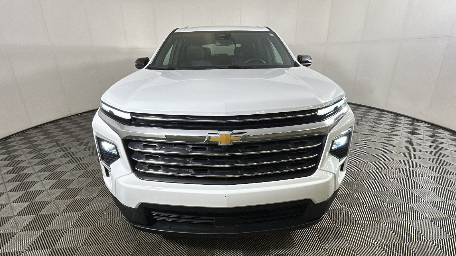 Used 2025 Chevrolet Traverse LT AWD/4WD image 8