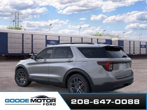 New 2026 Ford Explorer ST-Line w/ ST-Line Street Pack AWD/4WD image 4