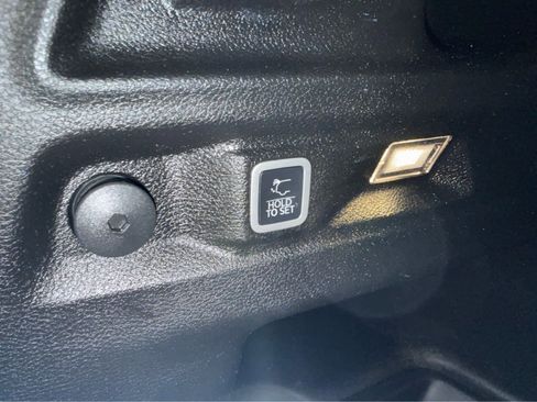 Used 2021 Jeep Grand Cherokee L Laredo image 24