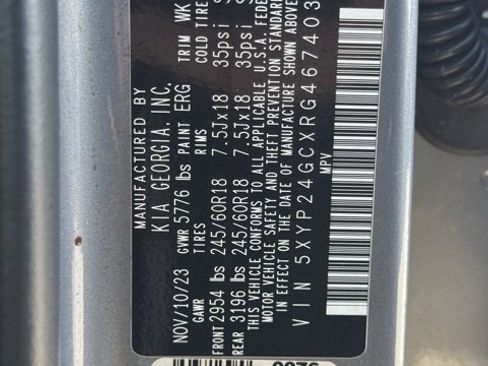 Certified 2024 Kia Telluride LX image 16