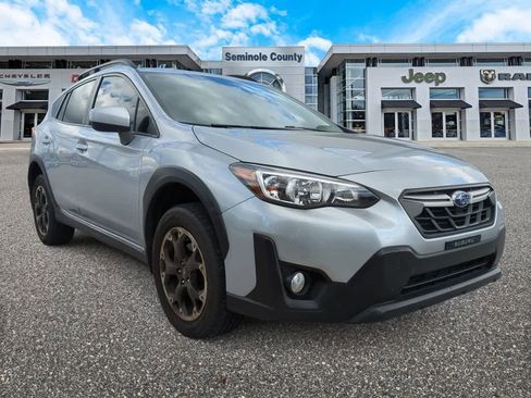 Used 2021 Subaru Crosstrek 2.0i Premium w/ Moonroof Package image 2