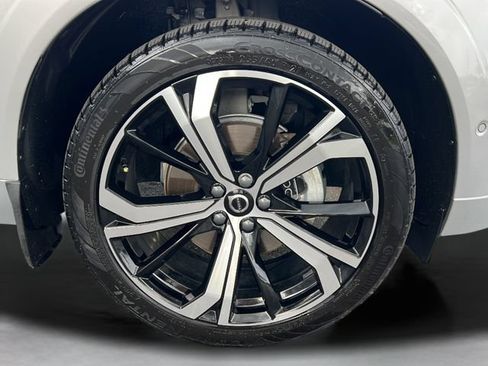 Certified 2024 Volvo XC60 B5 Ultimate w/ Climate Package AWD/4WD image 10