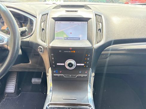 Used 2020 Ford Edge Titanium w/ Equipment Group 301A FWD image 23