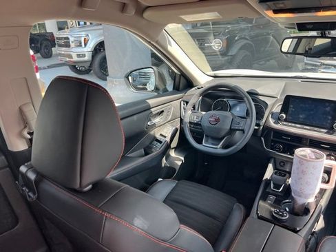 Used 2025 Nissan Rogue SV w/ Rock Creek Premium Package AWD/4WD image 10