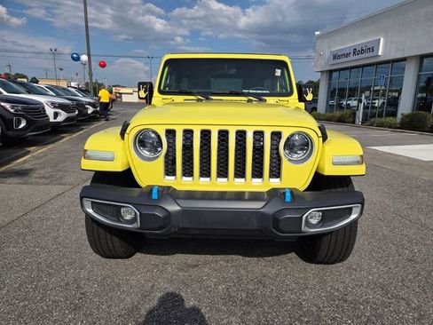 Used 2023 Jeep Wrangler Unlimited Sahara w/ Cold Weather Group AWD/4WD image 2