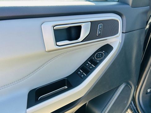 Used 2023 Ford Explorer XLT w/ Equipment Group 202A image 11