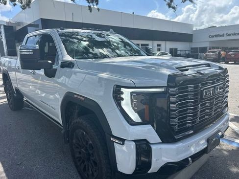 Certified 2025 GMC Sierra 2500 Denali Ultimate AWD/4WD image 2