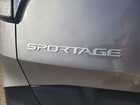 Used 2024 Kia Sportage LX image 10