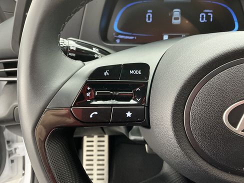 Used 2025 Hyundai Elantra Sport image 9