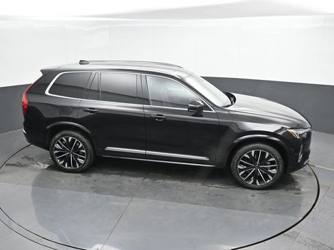 New 2026 Volvo XC90 B6 Plus w/ Protection Package Premier AWD/4WD image 34