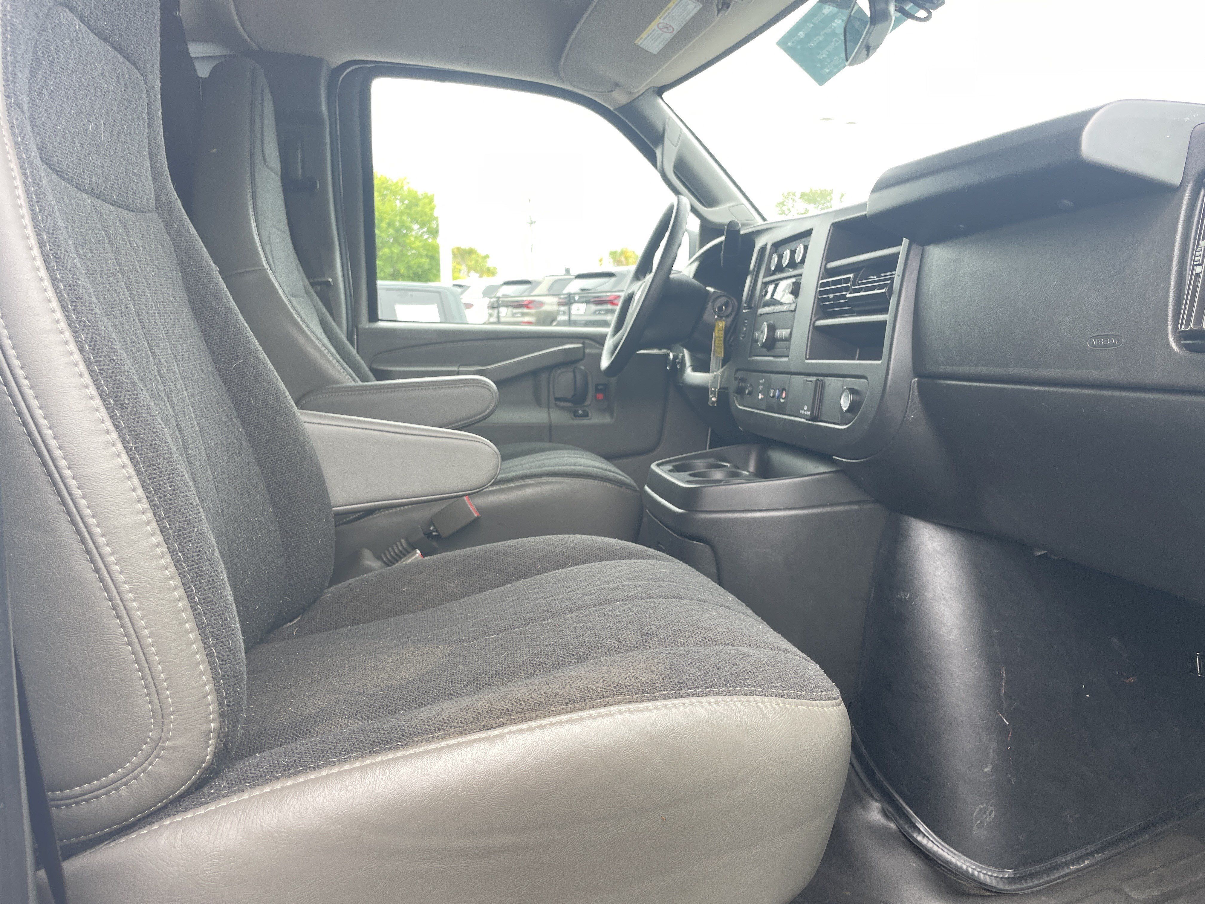 Used 2025 Chevrolet Express 2500 w/ Driver Convenience Package RWD image 27